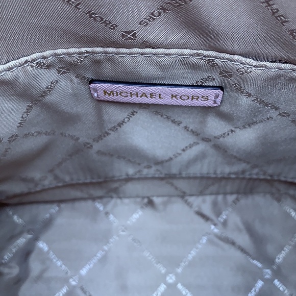 Michael Kors Jet Set Travel Medium Logo Dome Crossbody Bag - Picture 16 of 16